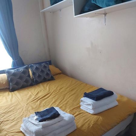 Sandyrise Holiday Lets Apartment Скарбъро Екстериор снимка