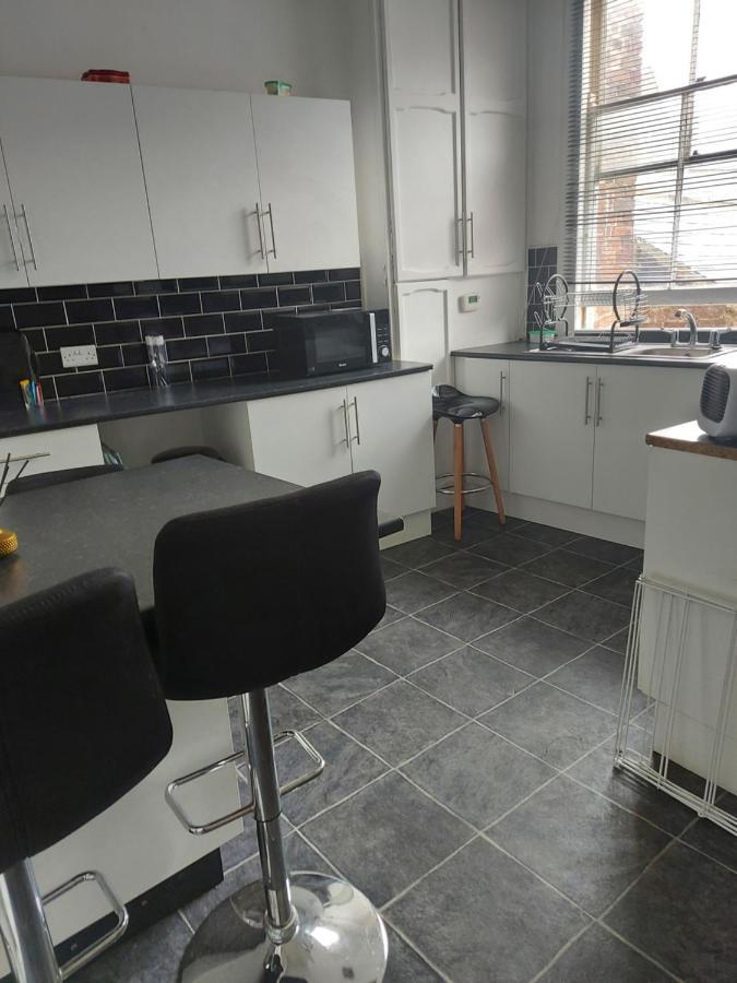 Sandyrise Holiday Lets Apartment Скарбъро Екстериор снимка