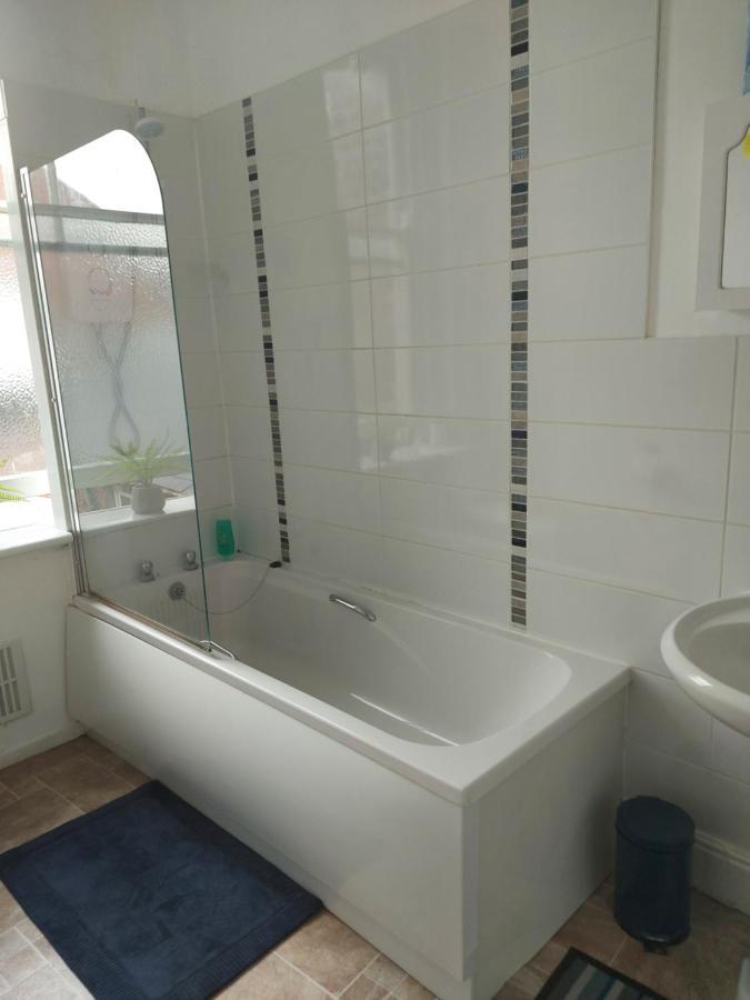 Sandyrise Holiday Lets Apartment Скарбъро Екстериор снимка