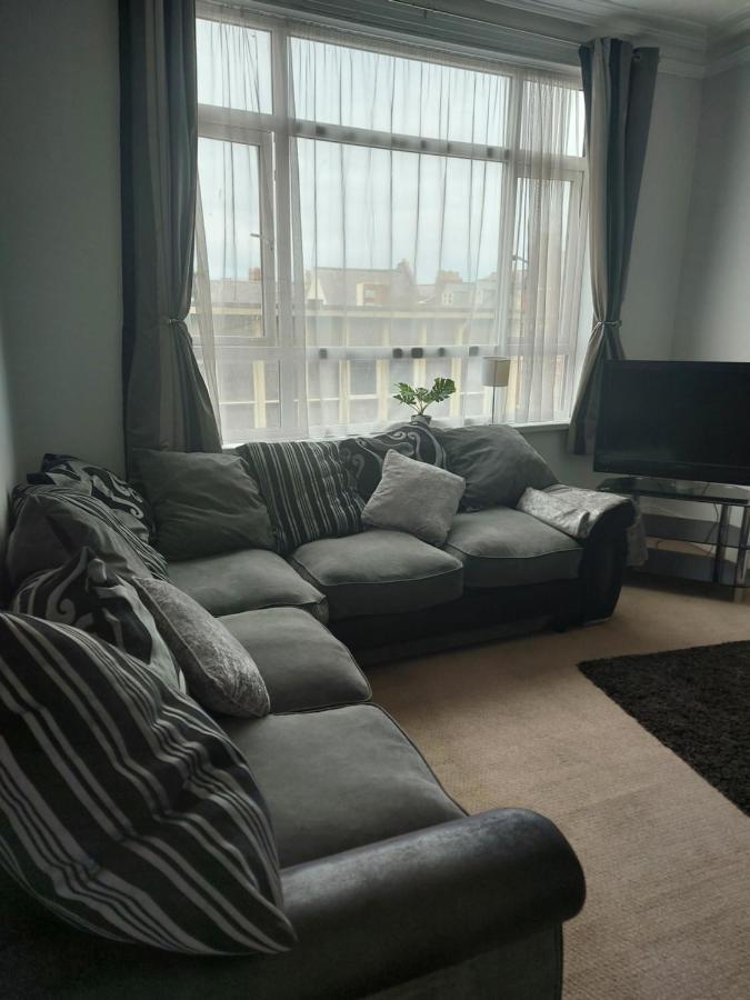 Sandyrise Holiday Lets Apartment Скарбъро Екстериор снимка