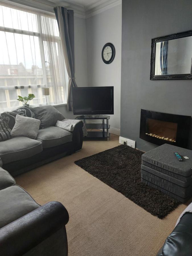 Sandyrise Holiday Lets Apartment Скарбъро Екстериор снимка