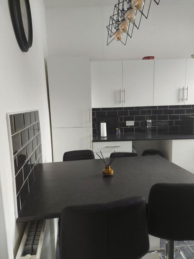 Sandyrise Holiday Lets Apartment Скарбъро Екстериор снимка