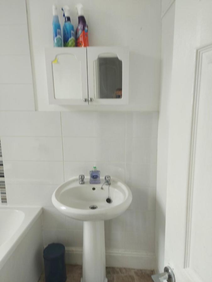 Sandyrise Holiday Lets Apartment Скарбъро Екстериор снимка