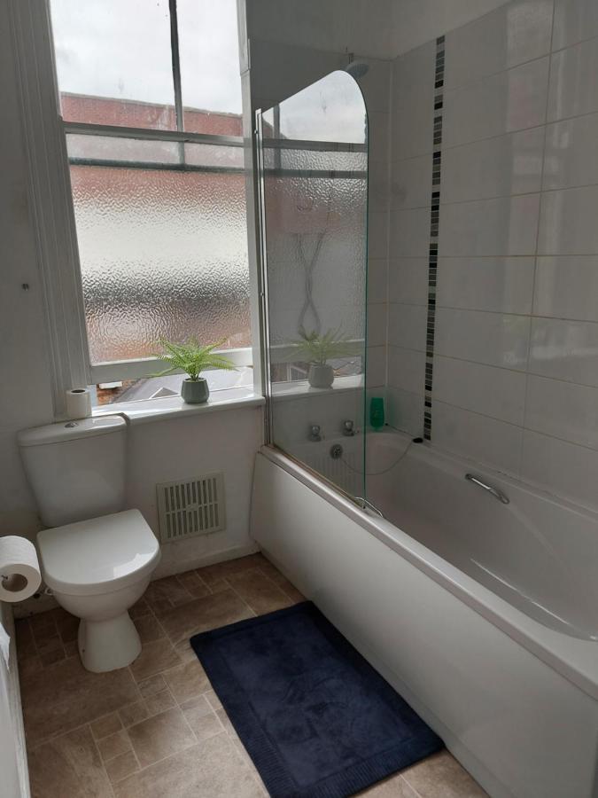 Sandyrise Holiday Lets Apartment Скарбъро Екстериор снимка